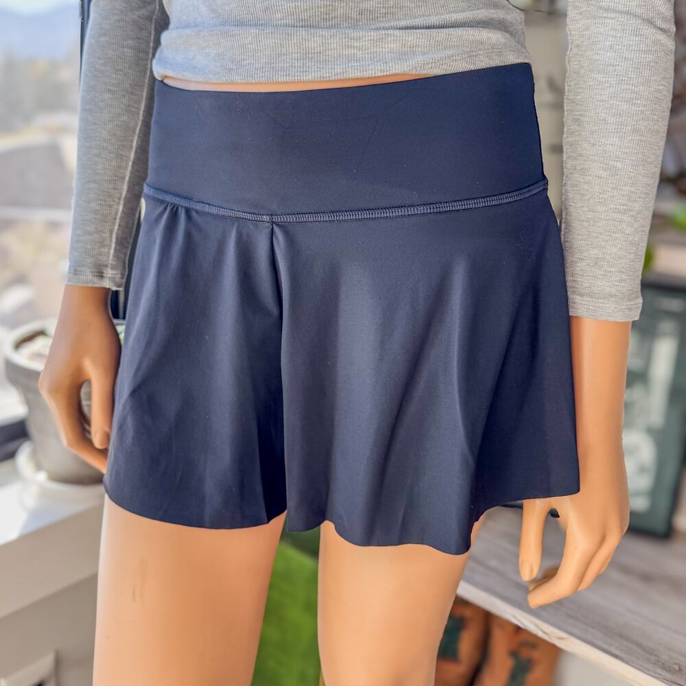 Athleta, Black Flirty Shorts w/ 2” Inseam & Lining,
Women's XS, Activewear - Picture 1 of 8